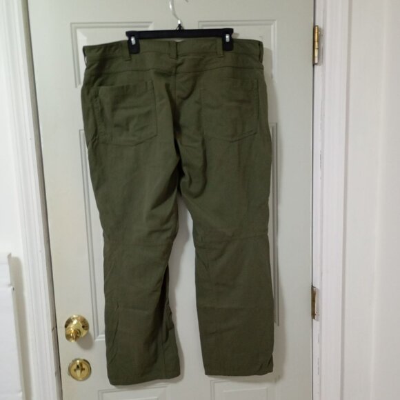 Under Armour Mens Loose Fit Nylon Cargo Pants Size 42/30 Green - Picture 6 of 11
